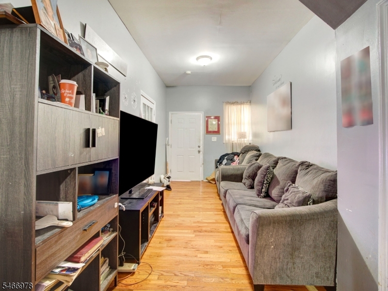 197 Weequahic Avenue Newark NJ 07112