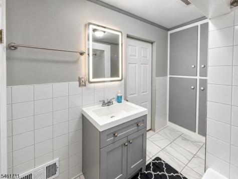 1922 Barnett Street Rahway NJ 07065