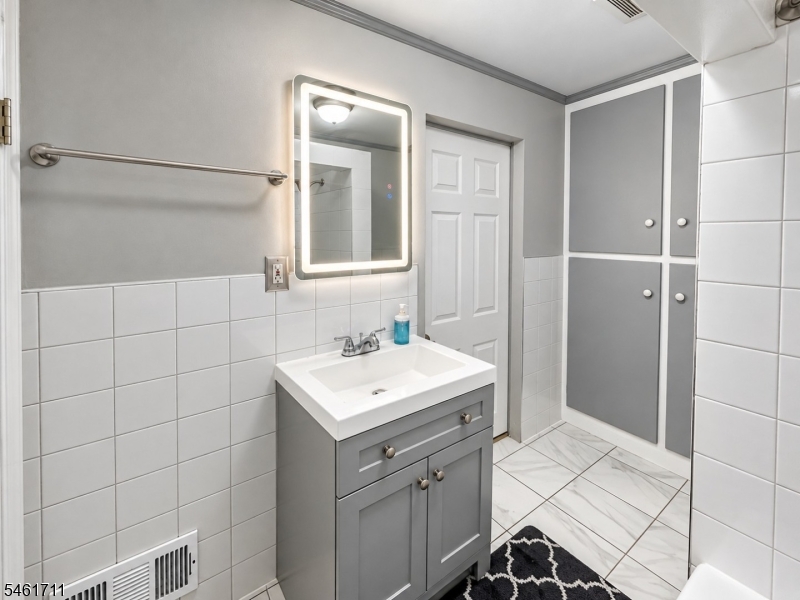 1922 Barnett Street Rahway NJ 07065
