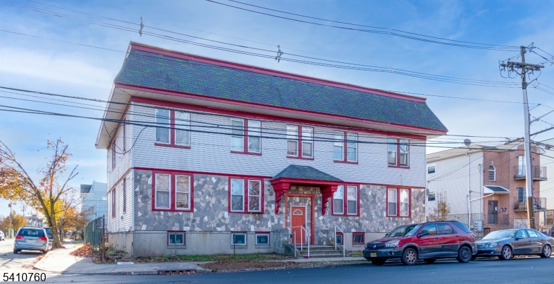 539 18TH Avenue Newark NJ 07103