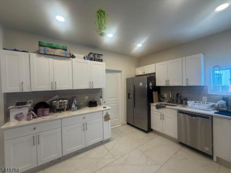 539 18TH Avenue Newark NJ 07103