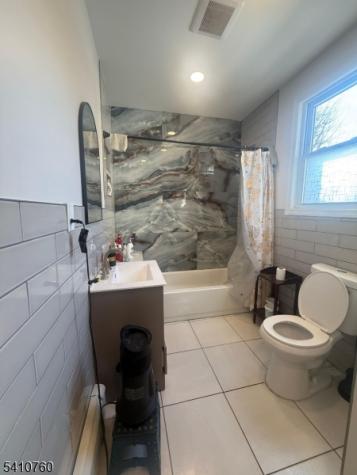 539 18TH Avenue Newark NJ 07103