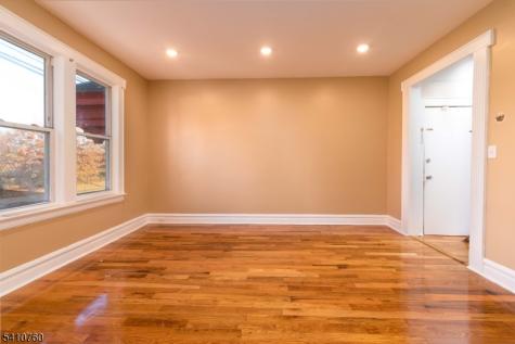 539 18TH Avenue Newark NJ 07103