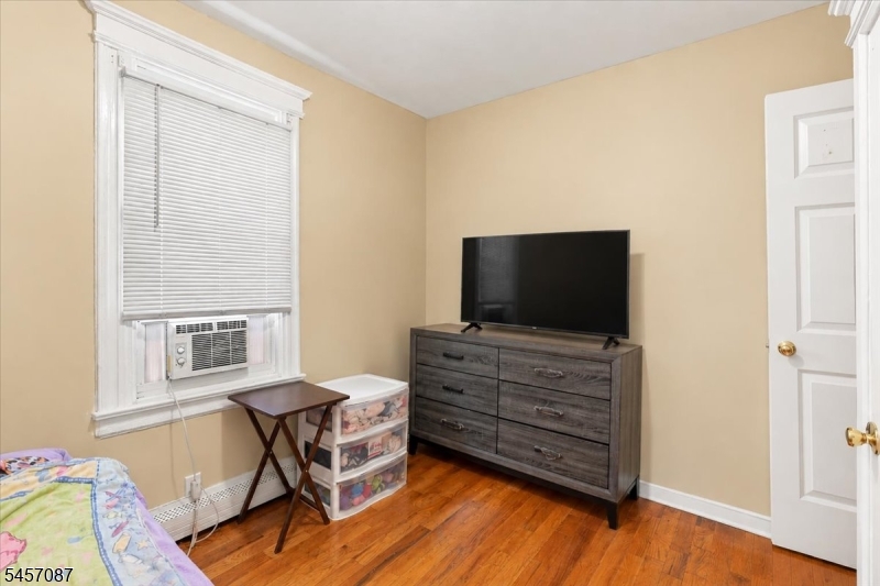 422 Jelliff Avenue Newark NJ 07112