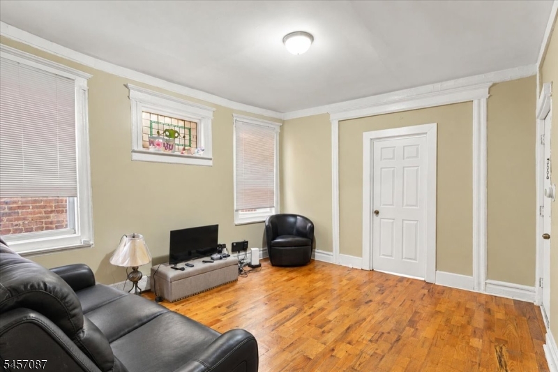 422 Jelliff Avenue Newark NJ 07112