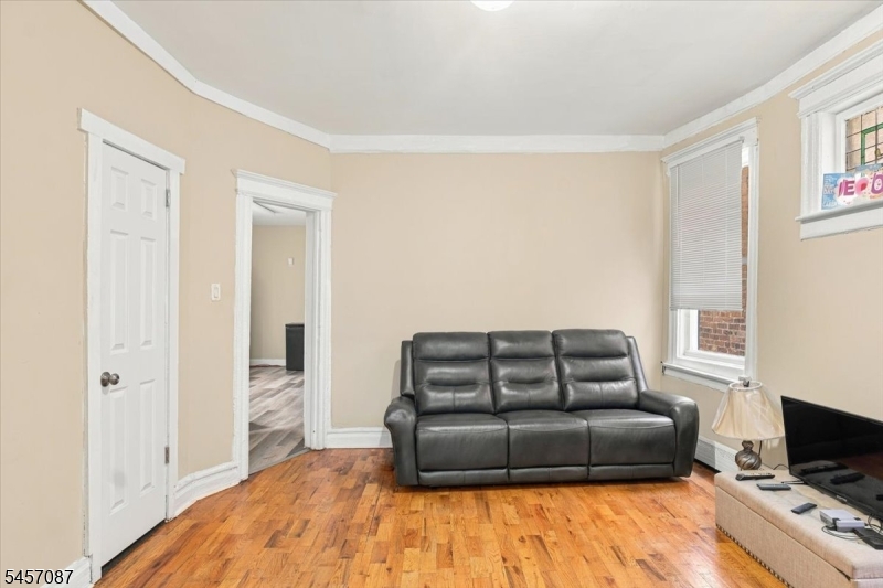 422 Jelliff Avenue Newark NJ 07112