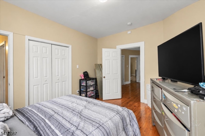 422 Jelliff Avenue Newark NJ 07112