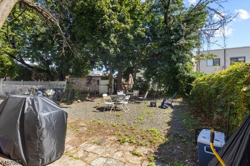 422 Jelliff Avenue Newark NJ 07112