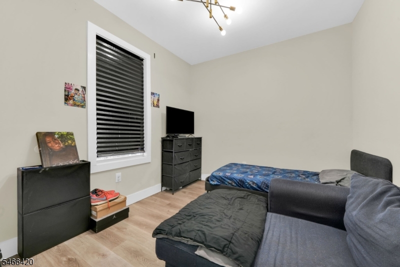 34 Arverne Terrace Irvington NJ 07111