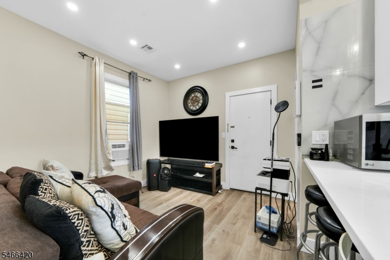 34 Arverne Terrace Irvington NJ 07111