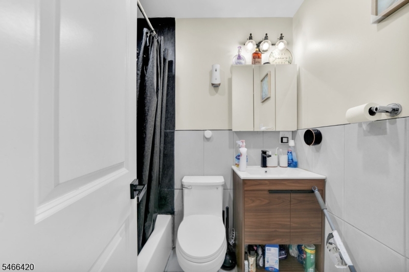 34 Arverne Terrace Irvington NJ 07111