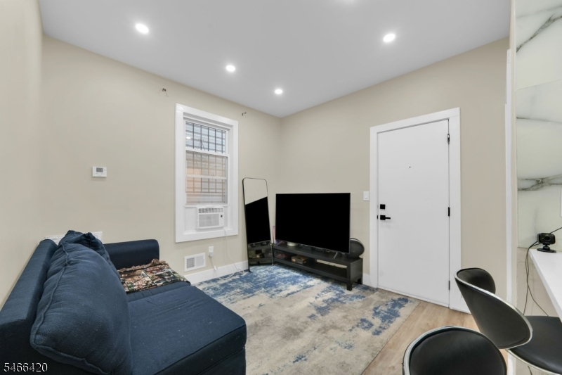 34 Arverne Terrace Irvington NJ 07111