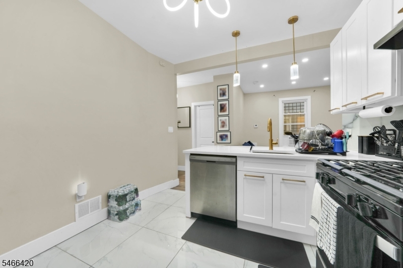 34 Arverne Terrace Irvington NJ 07111