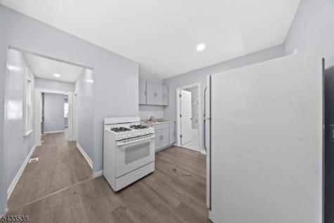 134 Dewey Street Newark NJ 07112