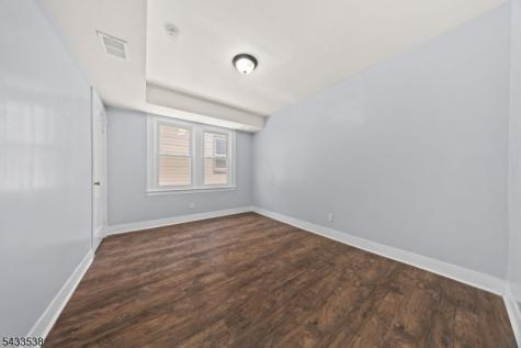 134 Dewey Street Newark NJ 07112