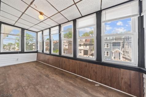 134 Dewey Street Newark NJ 07112