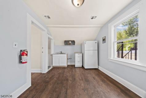 134 Dewey Street Newark NJ 07112