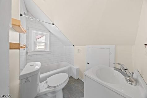 134 Dewey Street Newark NJ 07112