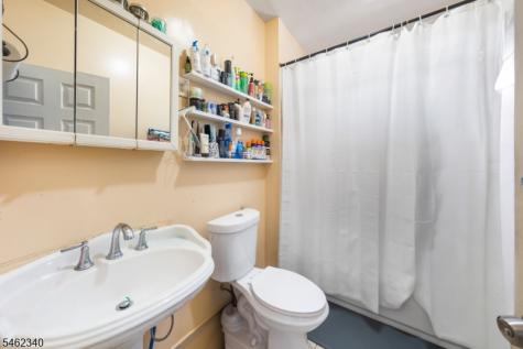 324 Chilton Street Elizabeth NJ 07208