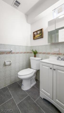 148 N Munn Avenue East Orange NJ 07017