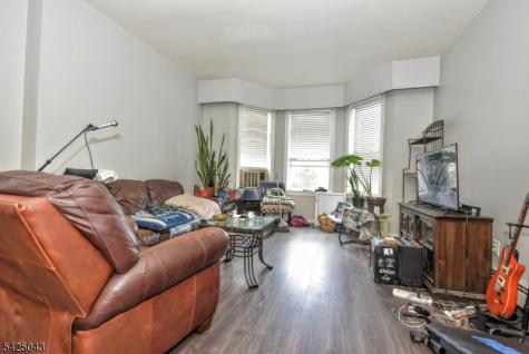 557 Hudson Avenue Weehawken NJ 07086