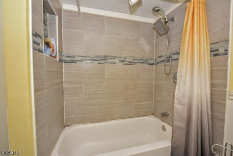 557 Hudson Avenue Weehawken NJ 07086