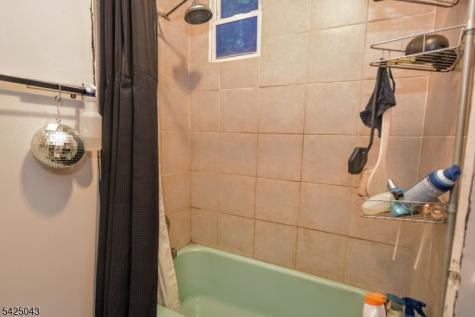 557 Hudson Avenue Weehawken NJ 07086