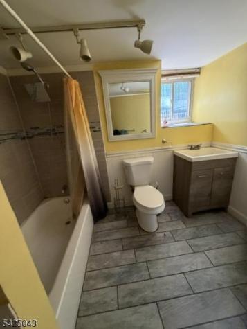 557 Hudson Avenue Weehawken NJ 07086