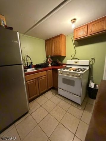 557 Hudson Avenue Weehawken NJ 07086