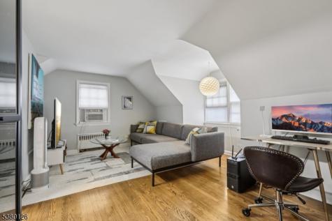 182 Woodland Avenue Verona NJ 07044