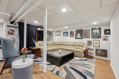 182 Woodland Avenue Verona NJ 07044