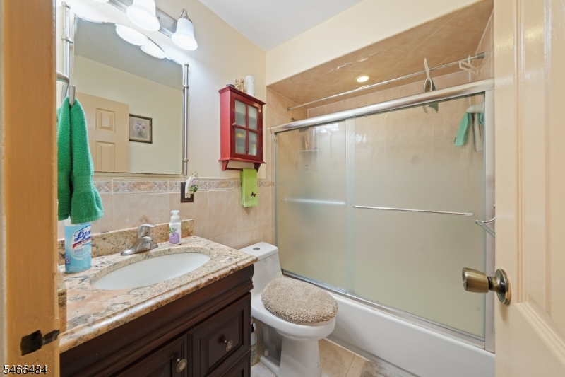 565 61ST Street West New York NJ 07093