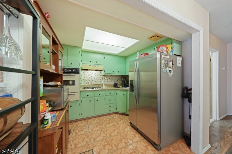 565 61ST Street West New York NJ 07093
