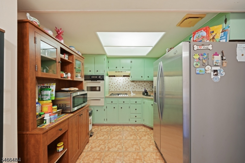 565 61ST Street West New York NJ 07093