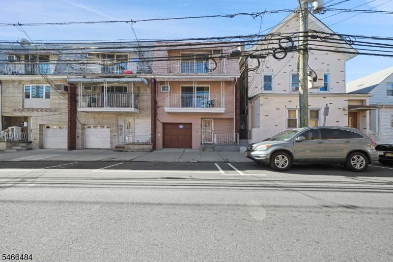 565 61ST Street West New York NJ 07093