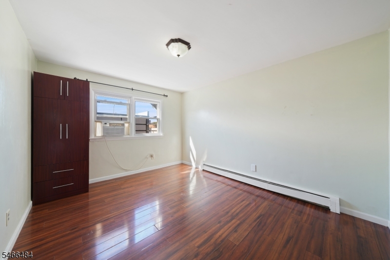 565 61ST Street West New York NJ 07093