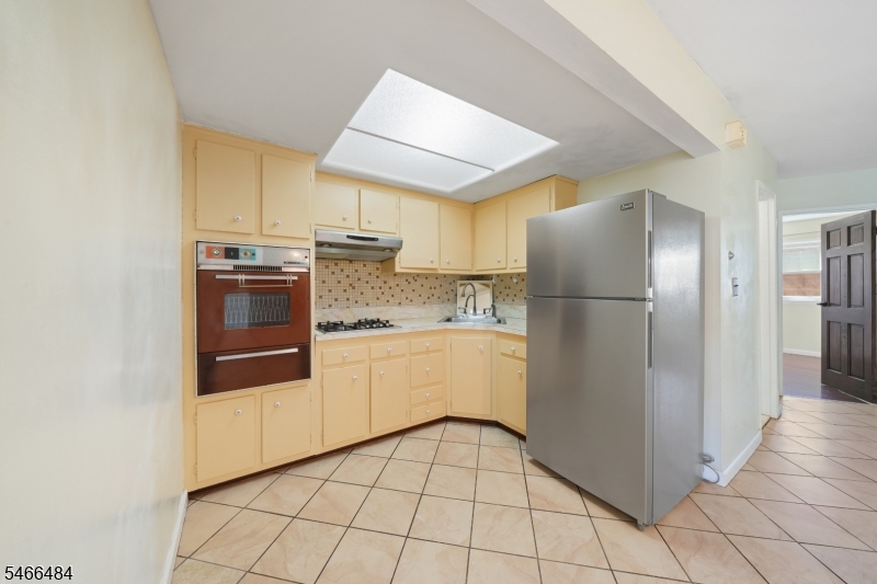 565 61ST Street West New York NJ 07093