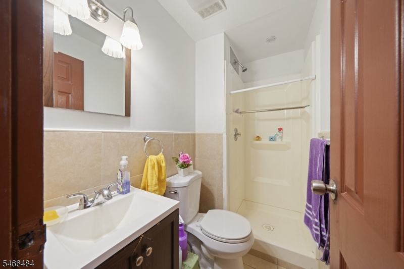 565 61ST Street West New York NJ 07093