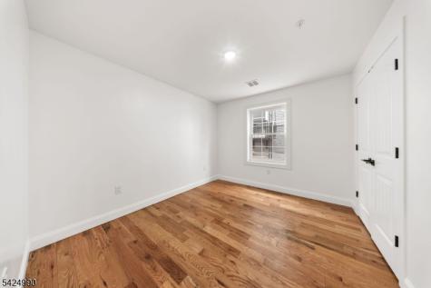 420 18TH Avenue Newark NJ 07108