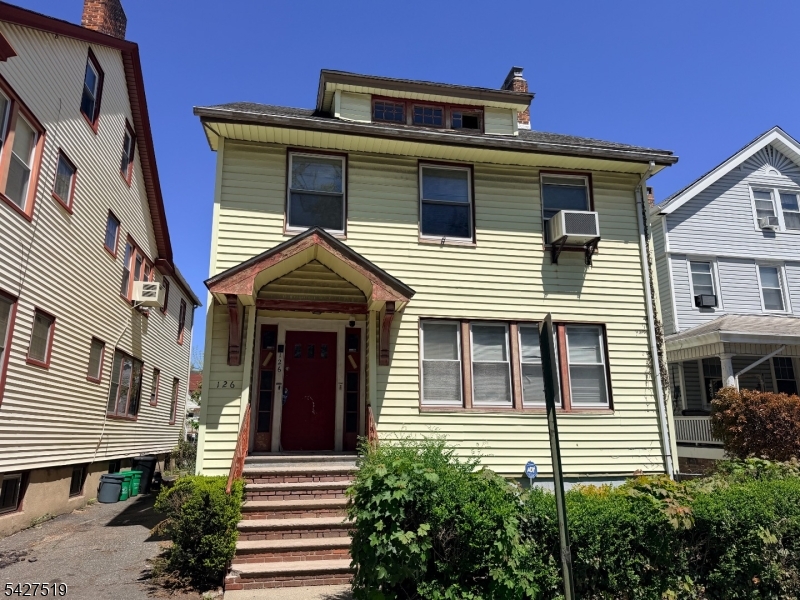 126 Chestnut Street East Orange NJ 07018