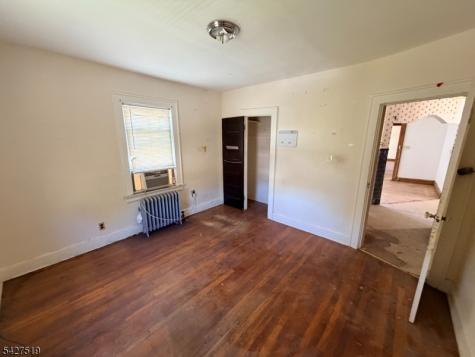 126 Chestnut Street East Orange NJ 07018