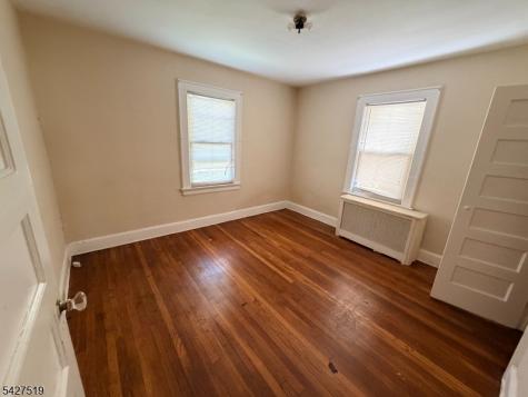 126 Chestnut Street East Orange NJ 07018