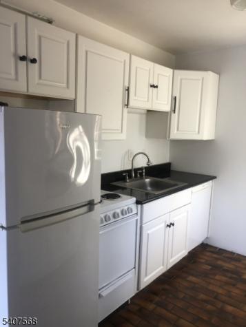 6 Jans Way Byram NJ 07821