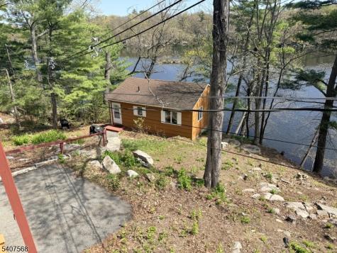 6 Jans Way Byram NJ 07821