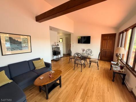6 Jans Way Byram NJ 07821