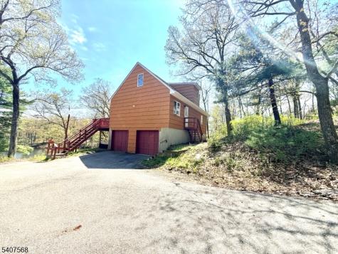 6 Jans Way Byram NJ 07821