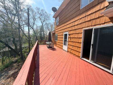 6 Jans Way Byram NJ 07821