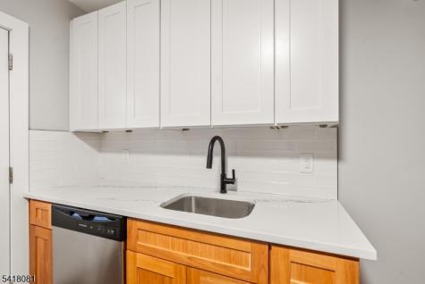 895 Port Reading Avenue Woodbridge NJ 07064