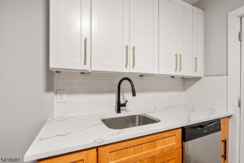 895 Port Reading Avenue Woodbridge NJ 07064
