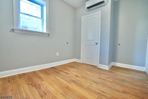 351 Mulberry Street Newark NJ 07102